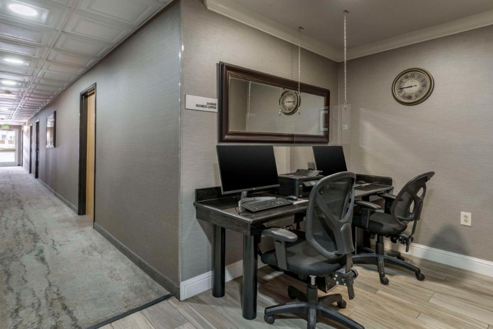 Best Western Plus Vineyard Inn Image 26